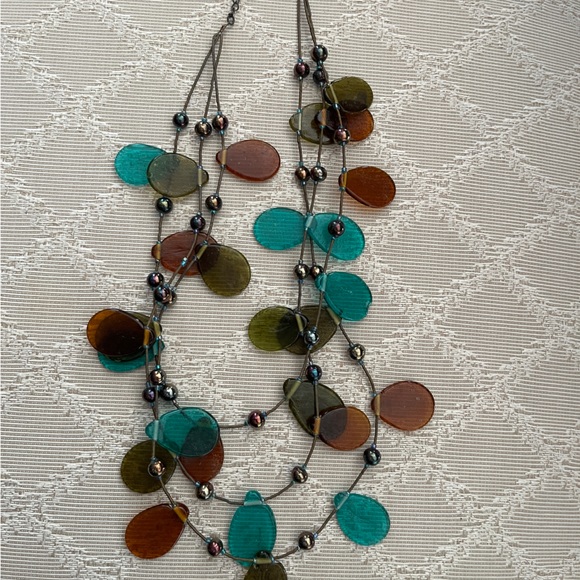 Jewelry - 🩵🩵🩵Multi-Strand Teardrop Pendant Necklace in Teal, Olive & Amber